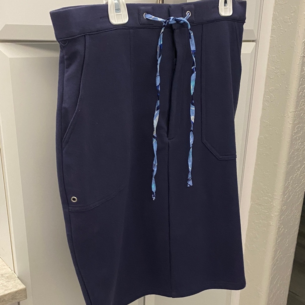 Liz Claiborne Dark Blue Pencil Skirt with Patterned Tie